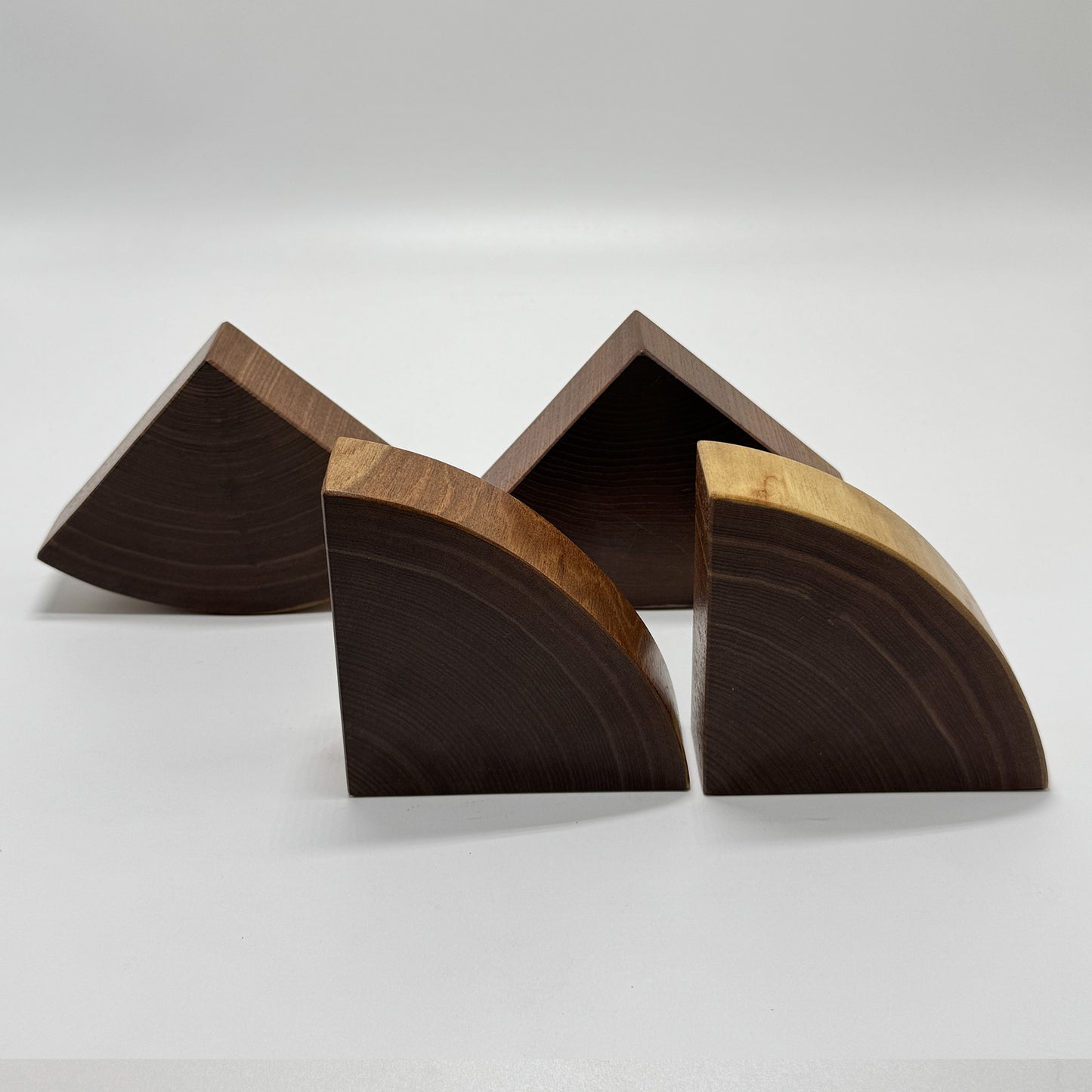 トライアングルウッド (Triangle Wood)